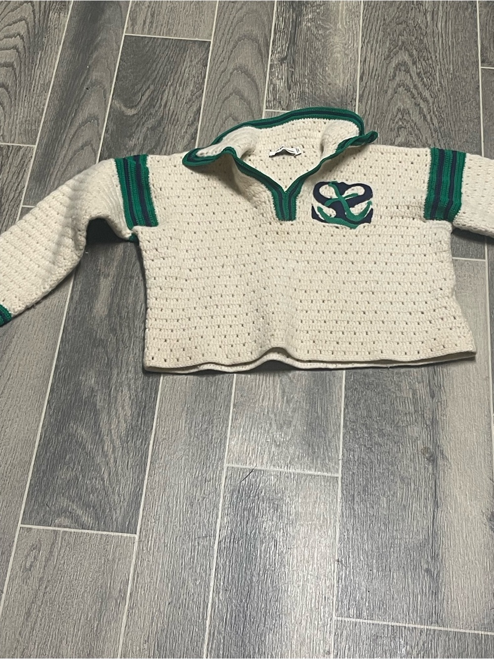 Cream & Green Cropped Knit Pullover Sweater